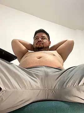 Snapshot of oso_dirty_ chatting on November 15, 2025, 6:23 pm oso dirty online show from November 15, 2025, 6:23 pm