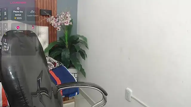 Snapshot of oso_dirty_ chatting on March 24, 2026, 5:24 pm oso dirty online show from March 24, 2026, 5:24 pm