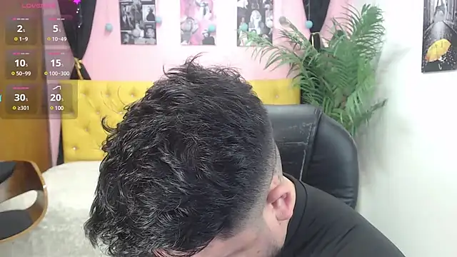 Snapshot of oso_dirty_ chatting on February 11, 2025, 5:40 pm oso dirty  online show from February 11, 2025, 5:40 pm