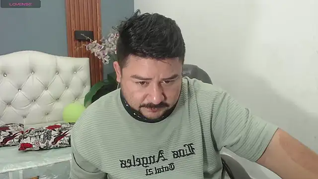 Snapshot of oso_dirty_ chatting on March 22, 2026, 5:36 pm oso dirty online show from March 22, 2026, 5:36 pm