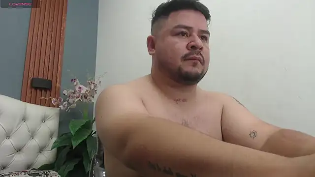 Snapshot of oso_dirty_ chatting on April 8, 2026, 5:47 pm oso dirty online show from April 8, 2026, 5:47 pm