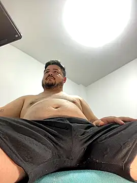 Snapshot of oso_dirty_ chatting on November 18, 2025, 6:33 pm oso dirty online show from November 18, 2025, 6:33 pm