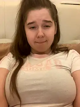 Snapshot of HornyGirlH chatting on October 3, 2025, 10:22 pm HornyGirlH online show from October 3, 2025, 10:22 pm