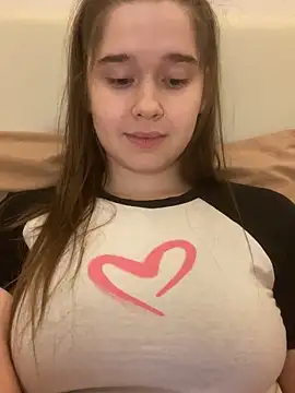 Snapshot of HornyGirlH chatting on October 24, 2025, 1:26 am HornyGirlH online show from October 24, 2025, 1:26 am