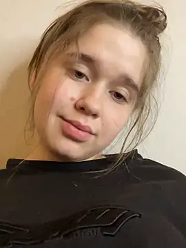 Snapshot of HornyGirlH chatting on March 1, 2025, 4:15 am HornyGirlH online show from March 1, 2025, 4:15 am