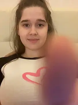 Snapshot of HornyGirlH chatting on October 16, 2025, 11:24 pm HornyGirlH online show from October 16, 2025, 11:24 pm