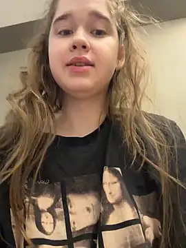 HornyGirlH online show from March 27, 2026, 6:22 am