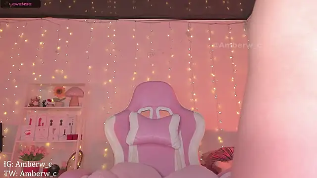 Snapshot of Ambeerouse chatting on October 13, 2025, 1:40 am Ambeerouse online show from October 13, 2025, 1:40 am