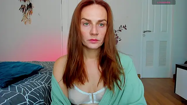 Snapshot of BritneyHall chatting on January 22, 2025, 5:16 am BritneyHall online show from January 22, 2025, 5:16 am