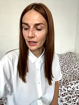 Snapshot of BritneyHall chatting on October 20, 2025, 7:09 am BritneyHall online show from October 20, 2025, 7:09 am