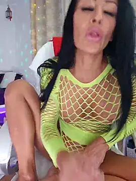 Snapshot of KristaCash chatting on September 14, 2025, 2:01 am KristaCash online show from September 14, 2025, 2:01 am