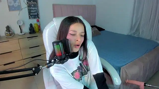 Amaia Daniells online show from February 6, 2025, 4:10 am