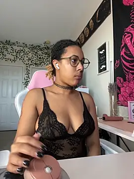 Snapshot of goddessxdreaxo chatting on November 10, 2025, 1:38 pm goddessxdreaxo online show from November 10, 2025, 1:38 pm