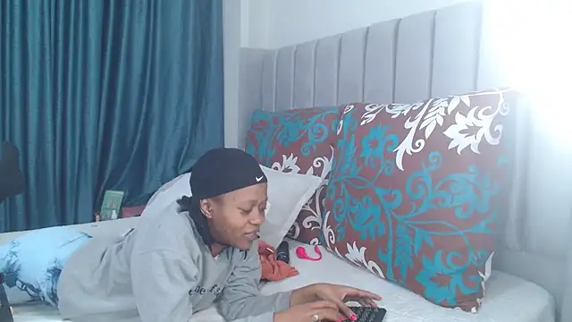 Snapshot of CummSavage chatting on October 29, 2025, 4:06 pm CummSavage online show from October 29, 2025, 4:06 pm