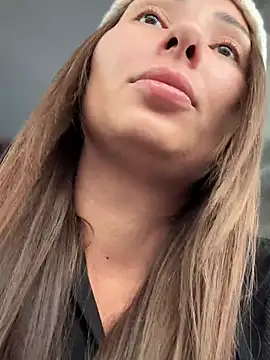 Snapshot of YOUR-KARINA chatting on January 8, 2025, 9:53 am YOUR-KARINA online show from January 8, 2025, 9:53 am