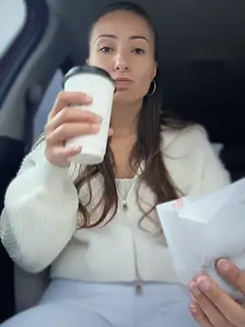 Snapshot of YOUR-KARINA chatting on January 22, 2025, 2:48 am YOUR-KARINA online show from January 22, 2025, 2:48 am