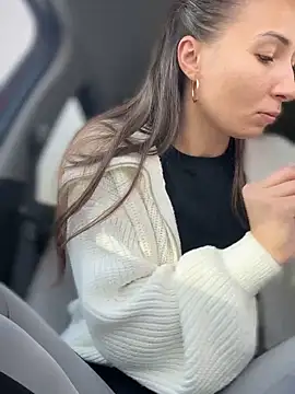 Snapshot of YOUR-KARINA chatting on February 20, 2025, 9:33 am YOUR-KARINA online show from February 20, 2025, 9:33 am