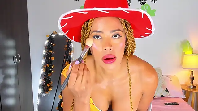 SarahCinnamon- online show from October 29, 2025, 7:35 pm