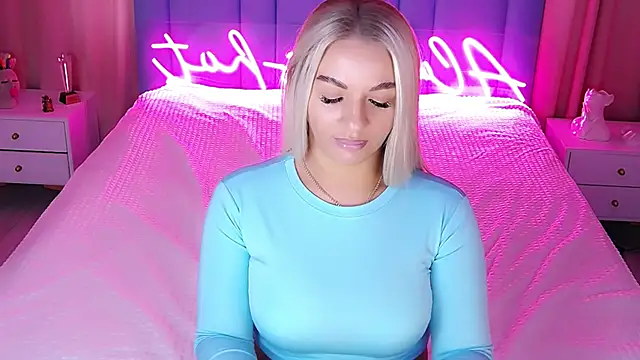 Snapshot of AllwaysHotJ chatting on October 20, 2025, 2:13 am AllwaysHotJ online show from October 20, 2025, 2:13 am