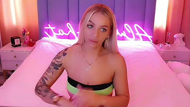 Snapshot of AllwaysHotJ chatting on March 8, 2025, 6:21 am AllwaysHotJ online show from March 8, 2025, 6:21 am