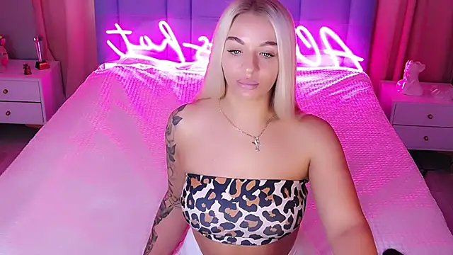 Snapshot of AllwaysHotJ chatting on October 24, 2025, 1:59 am AllwaysHotJ online show from October 24, 2025, 1:59 am