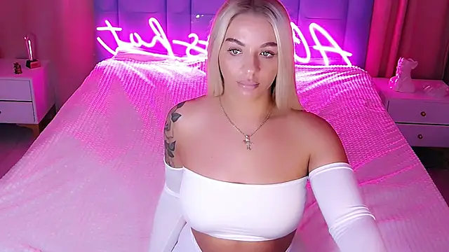 Snapshot of AllwaysHotJ chatting on October 29, 2025, 2:10 am AllwaysHotJ online show from October 29, 2025, 2:10 am