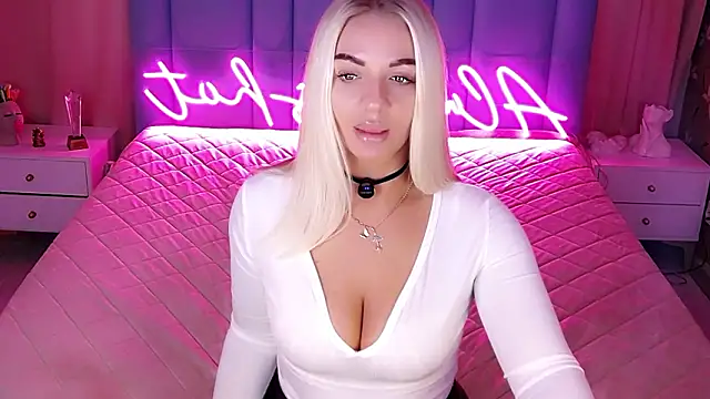 AllwaysHotJ online show from February 19, 2026, 1:57 am