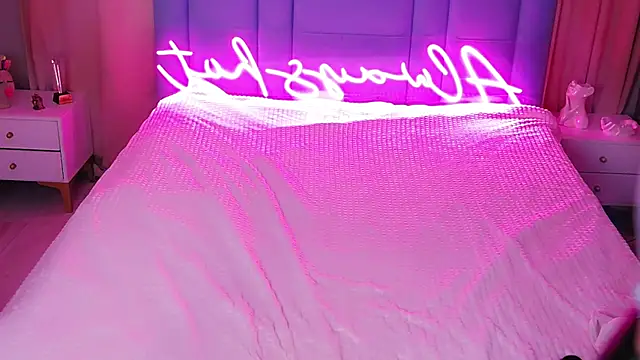 Snapshot of AllwaysHotJ chatting on November 29, 2025, 2:44 am AllwaysHotJ online show from November 29, 2025, 2:44 am