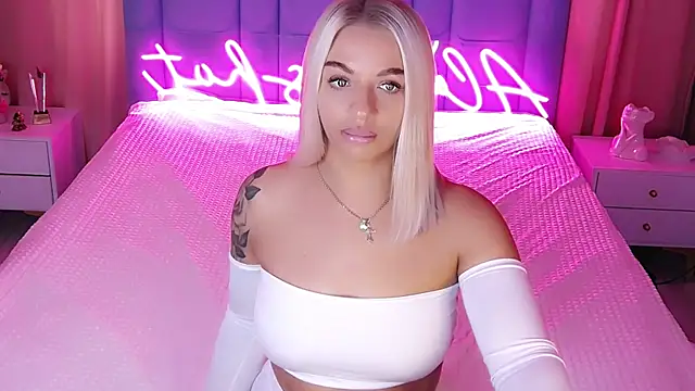 Snapshot of AllwaysHotJ chatting on October 5, 2025, 2:13 am AllwaysHotJ online show from October 5, 2025, 2:13 am