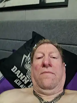 tomtom111111 online show from March 15, 2026, 10:55 am