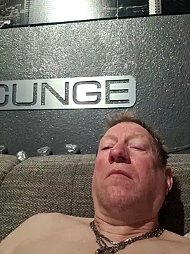 Snapshot of tomtom111111 chatting on December 16, 2025, 9:08 pm tomtom111111 online show from December 16, 2025, 9:08 pm