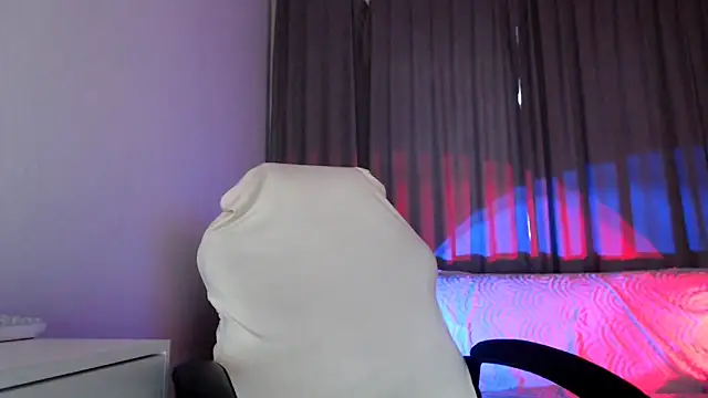 Snapshot of Lili_asian chatting on November 24, 2025, 1:11 pm Lili asian online show from November 24, 2025, 1:11 pm