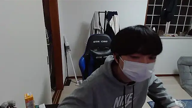 Snapshot of pychan chatting on April 14, 2026, 12:21 pm pychan online show from April 14, 2026, 12:21 pm