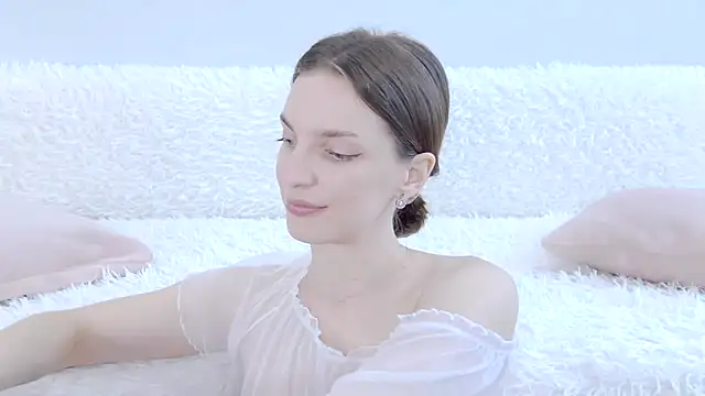 Snapshot of Beauty_Alex chatting on July 19, 2026, 3:37 am Beauty Alex online show from July 19, 2026, 3:37 am