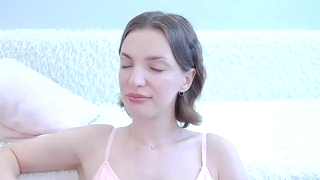 Snapshot of Beauty_Alex chatting on June 20, 2026, 2:27 am Beauty Alex online show from June 20, 2026, 2:27 am