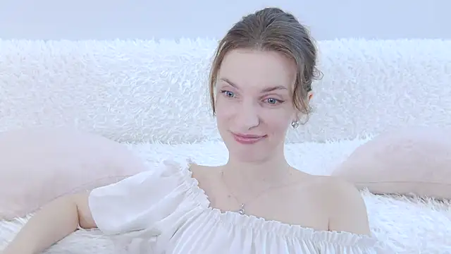 Snapshot of Beauty_Alex chatting on July 28, 2026, 2:19 am Beauty Alex online show from July 28, 2026, 2:19 am