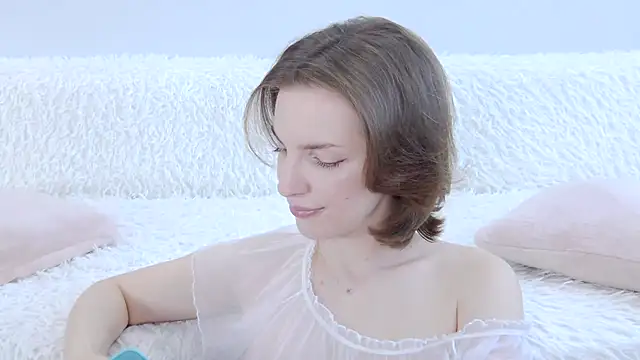 Snapshot of Beauty_Alex chatting on July 13, 2026, 2:44 am Beauty Alex online show from July 13, 2026, 2:44 am