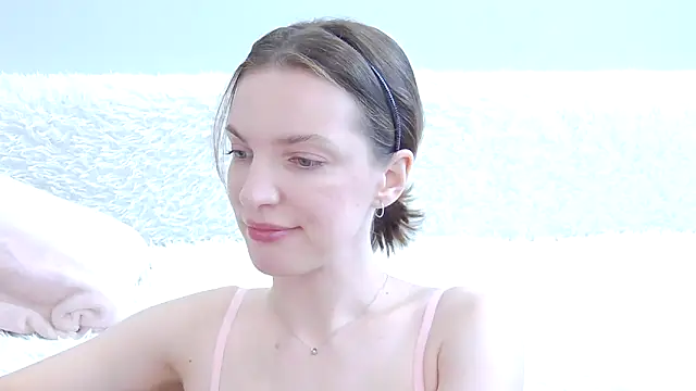 Snapshot of Beauty_Alex chatting on June 15, 2026, 2:12 am Beauty Alex online show from June 15, 2026, 2:12 am