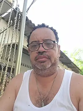 Snapshot of djtomxxx2777 chatting on November 8, 2025, 1:03 pm djtomxxx2777 online show from November 8, 2025, 1:03 pm