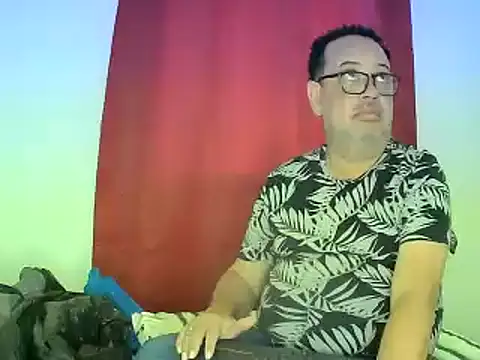 Snapshot of djtomxxx2777 chatting on March 13, 2025, 3:28 pm djtomxxx2777 online show from March 13, 2025, 3:28 pm