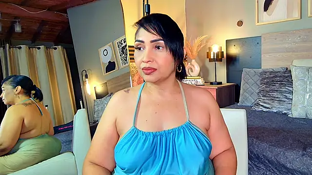 Snapshot of Madissononee chatting on June 1, 2026, 12:33 am Madissononee online show from June 1, 2026, 12:33 am