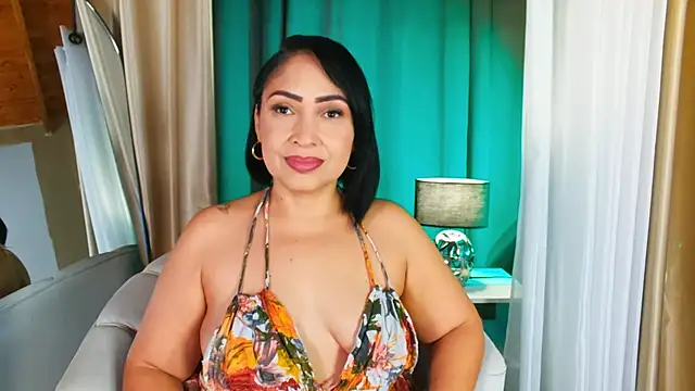 Snapshot of Madissononee chatting on November 29, 2025, 2:23 am Madissononee online show from November 29, 2025, 2:23 am