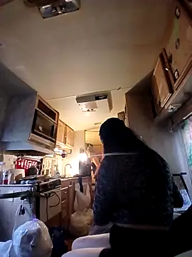 khloebanques online show from February 8, 2026, 4:26 pm