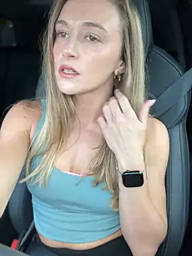 Snapshot of lunagirl13 chatting on July 14, 2026, 11:33 pm lunagirl13 online show from July 14, 2026, 11:33 pm
