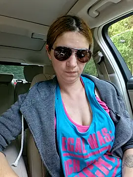 Snapshot of Geile-Luna chatting on June 3, 2026, 4:55 pm Geile-Luna online show from June 3, 2026, 4:55 pm