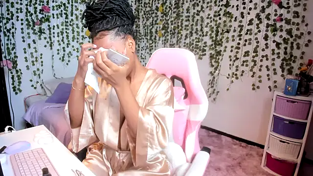 Snapshot of violeta_milleer chatting on November 11, 2025, 4:57 pm violeta milleer online show from November 11, 2025, 4:57 pm