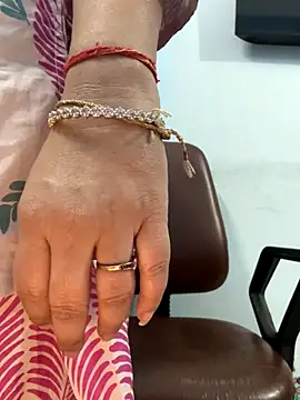 Snapshot of Preet_Kaur_69 chatting on November 20, 2025, 6:19 pm Preet Kaur 69 online show from November 20, 2025, 6:19 pm