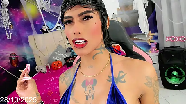 Snapshot of Nella_Dolls chatting on October 28, 2025, 12:37 pm Nella Dolls online show from October 28, 2025, 12:37 pm