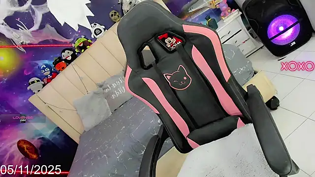 Snapshot of Nella_Dolls chatting on November 6, 2025, 5:00 am Nella Dolls online show from November 6, 2025, 5:00 am