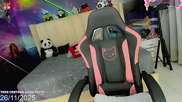 Snapshot of Nella_Dolls chatting on November 26, 2025, 12:05 pm Nella Dolls online show from November 26, 2025, 12:05 pm